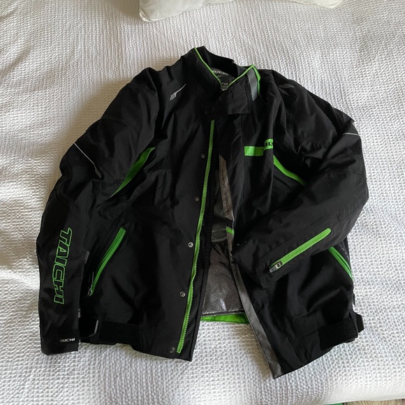 RS Taichi Drymaster All Season Jacket Large - Picture 1 of 5